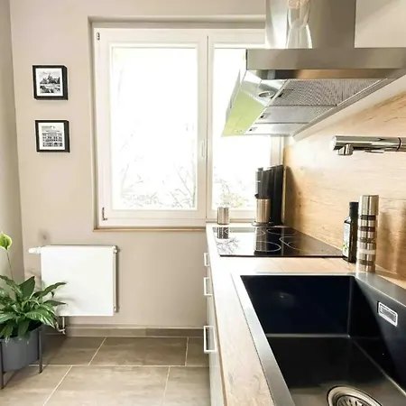 Modernes, Mediales Apartment, Naehe Der Neuen Leipziger Messe, Bis Vier Personen Leipzig
