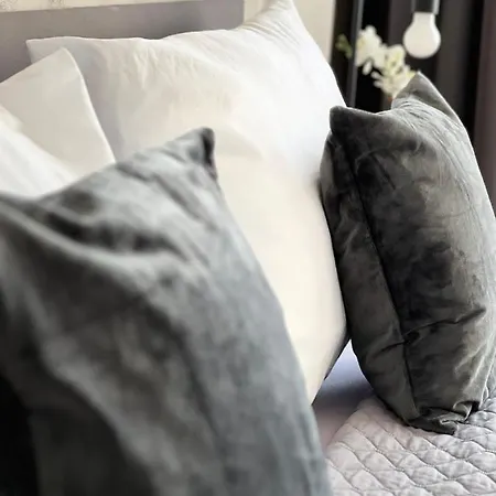 Modernes, Mediales Apartment, Naehe Der Neuen Leipziger Messe, Bis Vier Personen * Leipzig