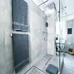 Modernes, Mediales Apartment, Naehe Der Neuen Leipziger Messe, Bis Vier Personen Leipzig