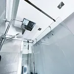 Modernes, Mediales Apartment, Naehe Der Neuen Leipziger Messe, Bis Vier Personen Leipzig