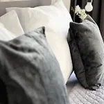 Modernes, Mediales Apartment, Naehe Der Neuen Leipziger Messe, Bis Vier Personen * Leipzig