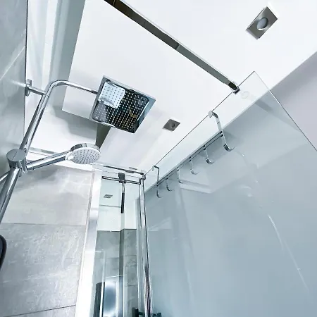 Modernes, Mediales Apartment, Naehe Der Neuen Leipziger Messe, Bis Vier Personen Leipzig