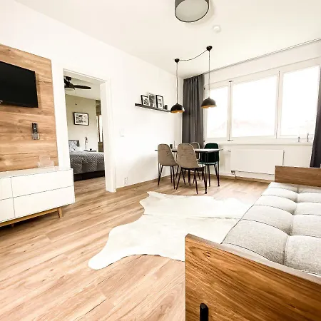 Modernes, Mediales Apartment, Naehe Der Neuen Leipziger Messe, Bis Vier Personen *